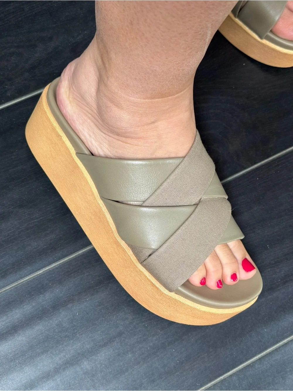 Lucky Brand Women's Taupe Platform Slide Sandals size 8